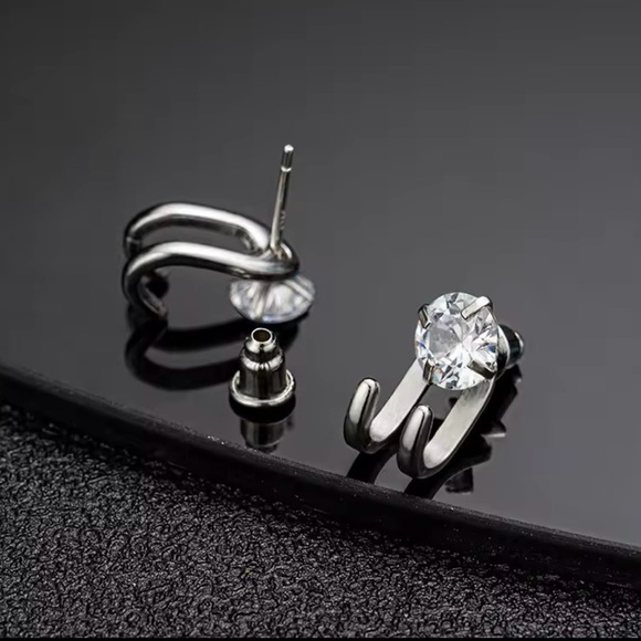 Zircon Stud Earrings P Hip-hop Niche Hook Shape Earrings for Men - Picture 4 of 5